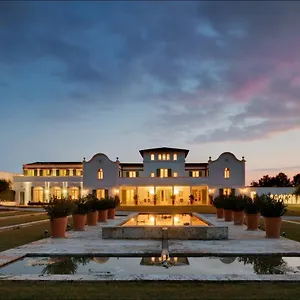 https://hotel-font-de-la-canya-avinyonet-del-penedes.catalonia-hotels.com